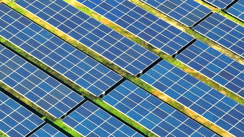 GAIL Approves ₹3,800 Crore Investment for 700 MW Solar Projects