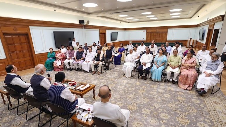 “I Am With You”: PM Modi Reassures NDA Allies and Rebel MPs at Breakfast Meeting