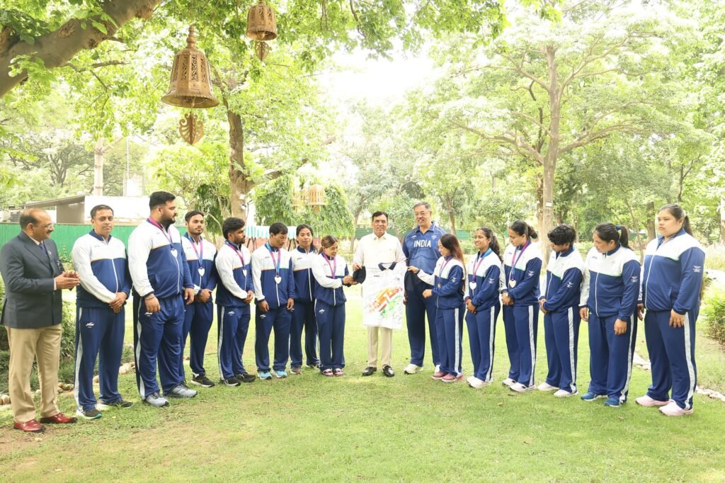 Sports Minister Dr. Mansukh Mandaviya Felicitates Commonwealth Games Weightlifting Medallists