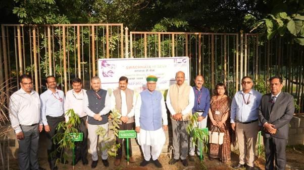 Law Minister Arjun Ram Meghwal Leads Tree Plantation Drive at IIAC Under ‘Ek Ped Maa Ke Naam’ Campaign